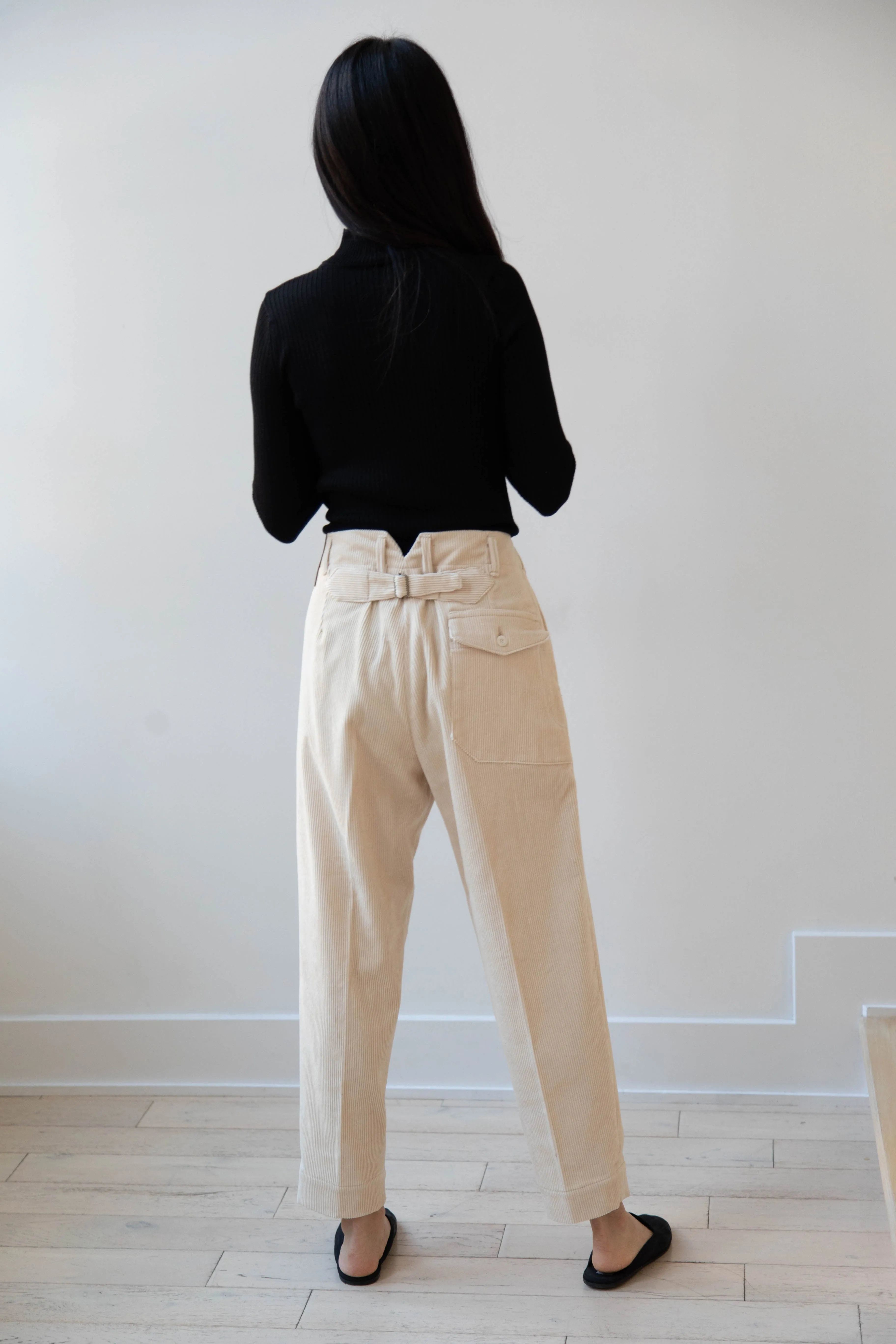 Aseedonclöud | HW Corduroy Slacks in Off White