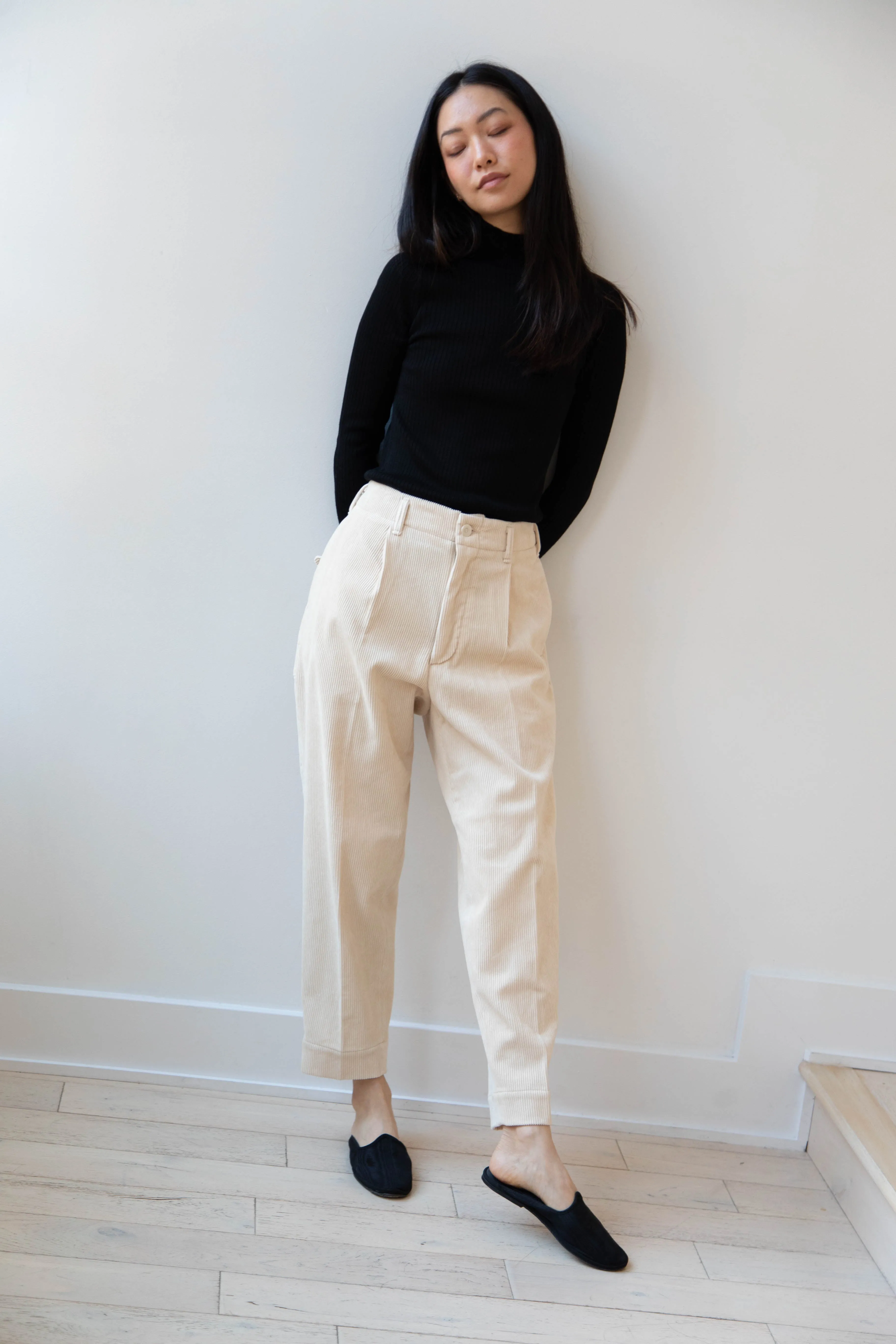 Aseedonclöud | HW Corduroy Slacks in Off White