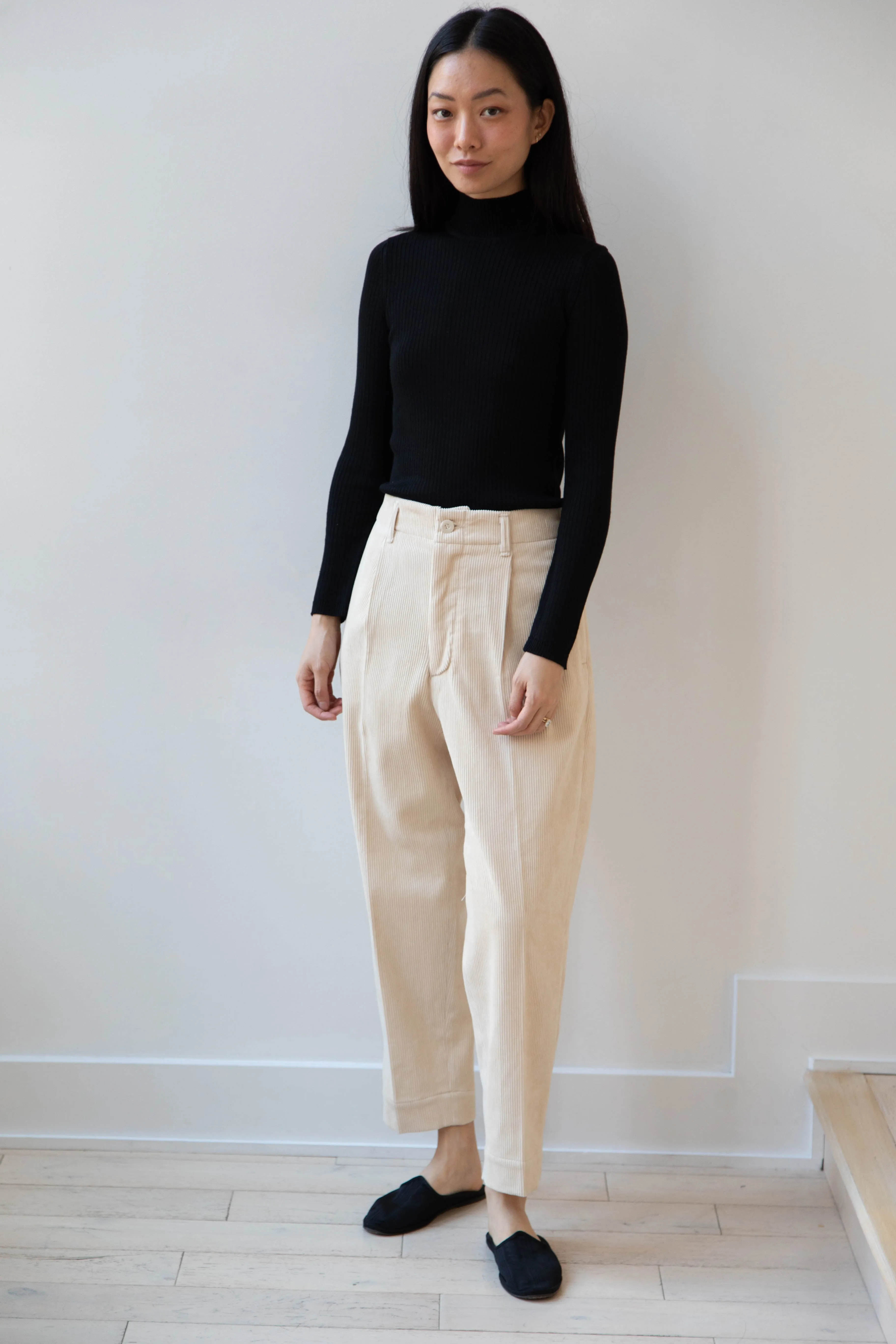 Aseedonclöud | HW Corduroy Slacks in Off White