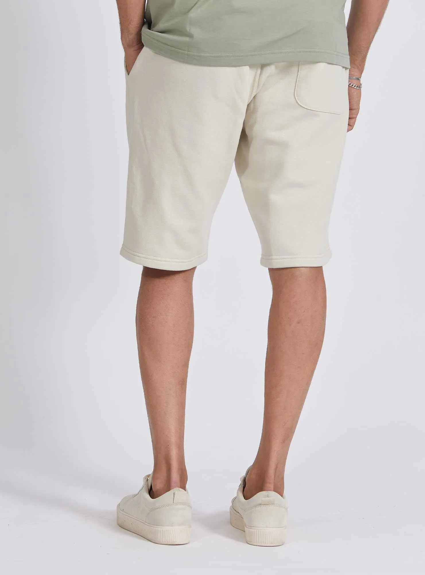 ESSENTIAL PLAIN FLEECE SHORT