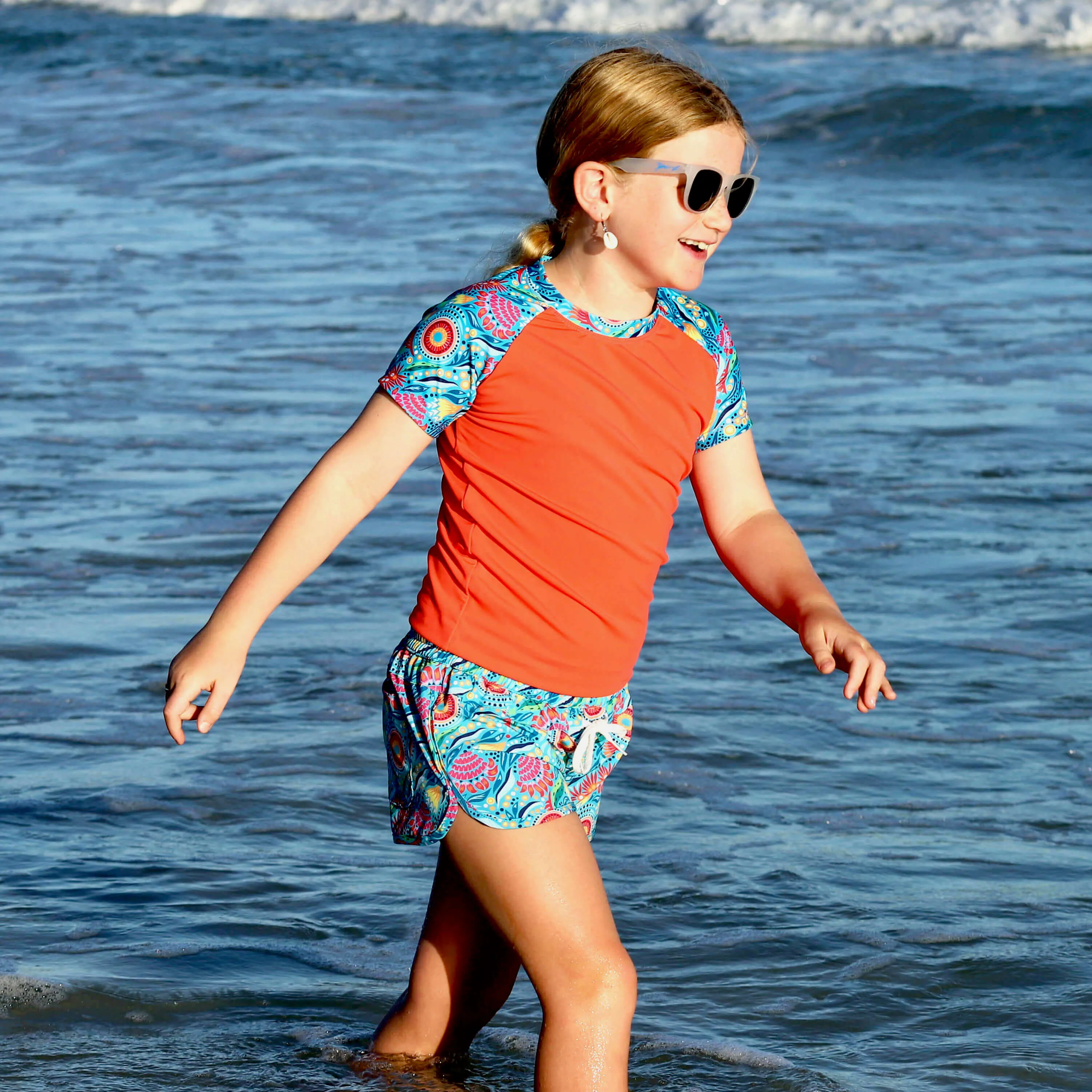 Girls Short Sleeve Rashguard Sun Top | Bush Blooms