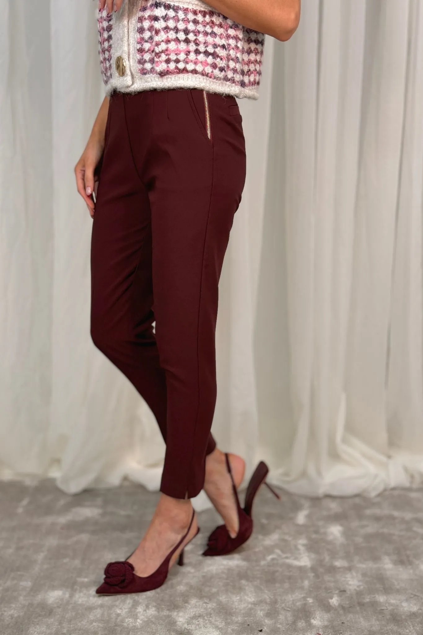 Maria Fitted Trousers In Burgundy