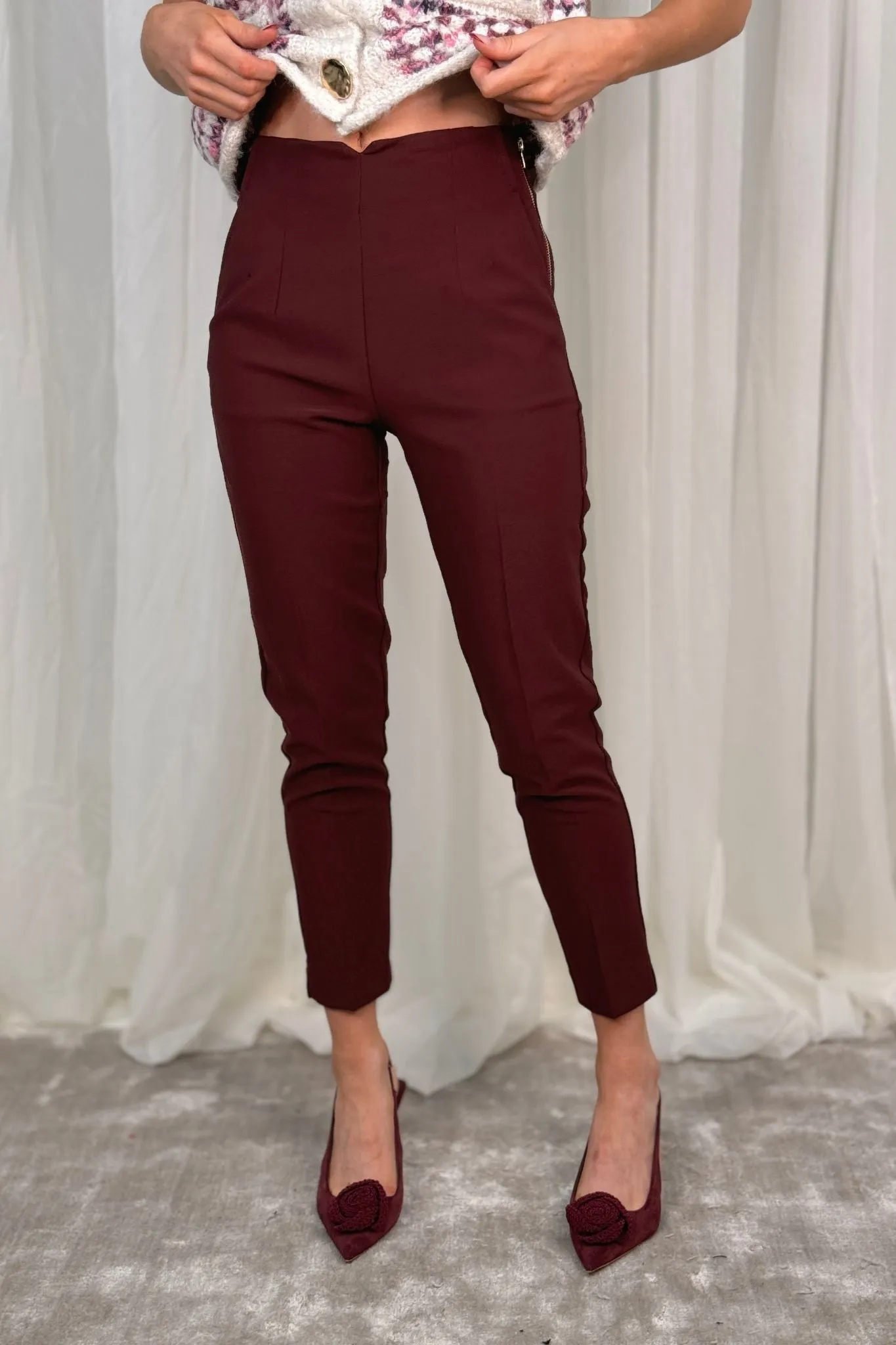 Maria Fitted Trousers In Burgundy