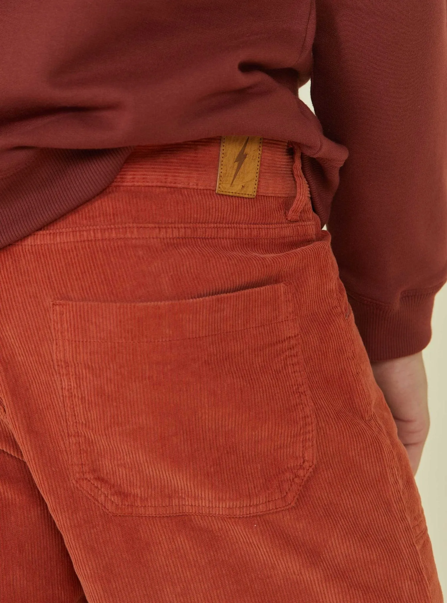 REGULAR CORDUROY WALKSHORTS